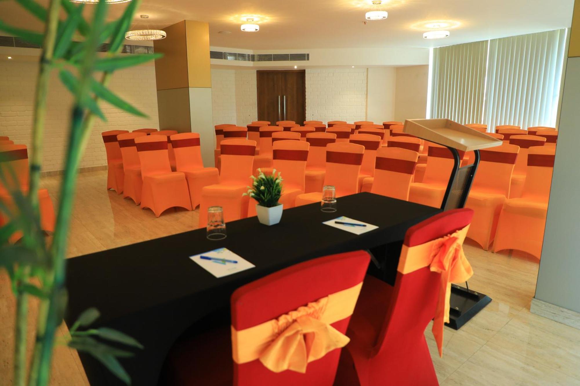 Vivid A Boutique Hotel Tiruchirappalli Ngoại thất bức ảnh