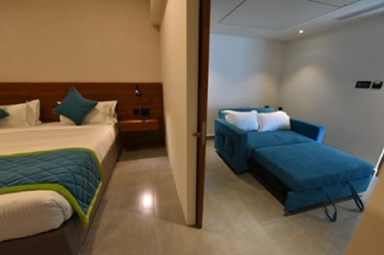 Vivid A Boutique Hotel Tiruchirappalli Ngoại thất bức ảnh