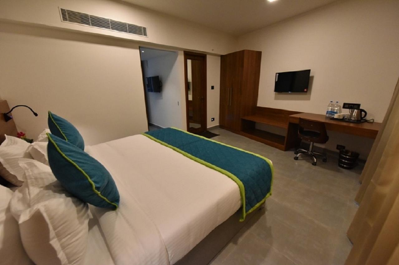 Vivid A Boutique Hotel Tiruchirappalli Ngoại thất bức ảnh